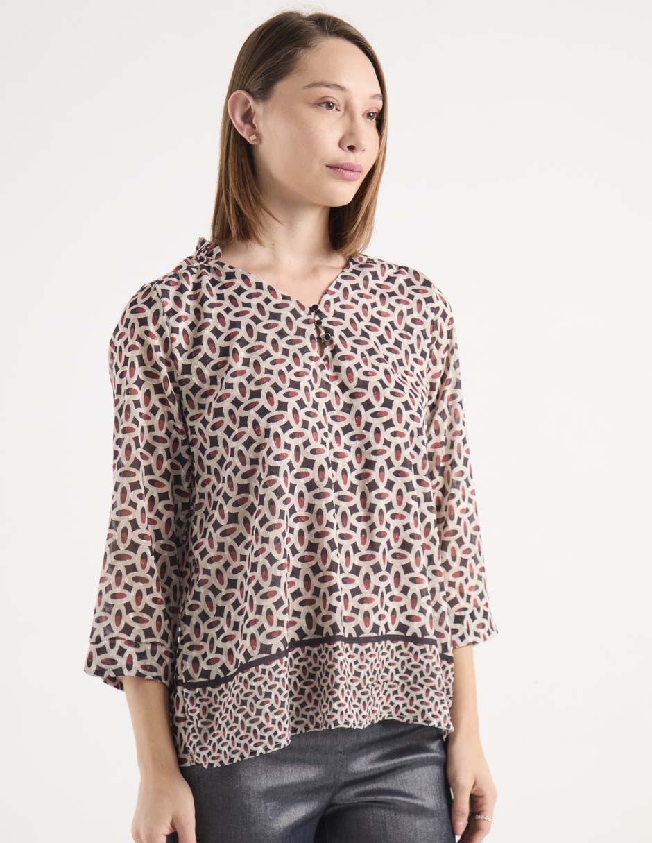 Playera manga al codo cuello henley para mujer