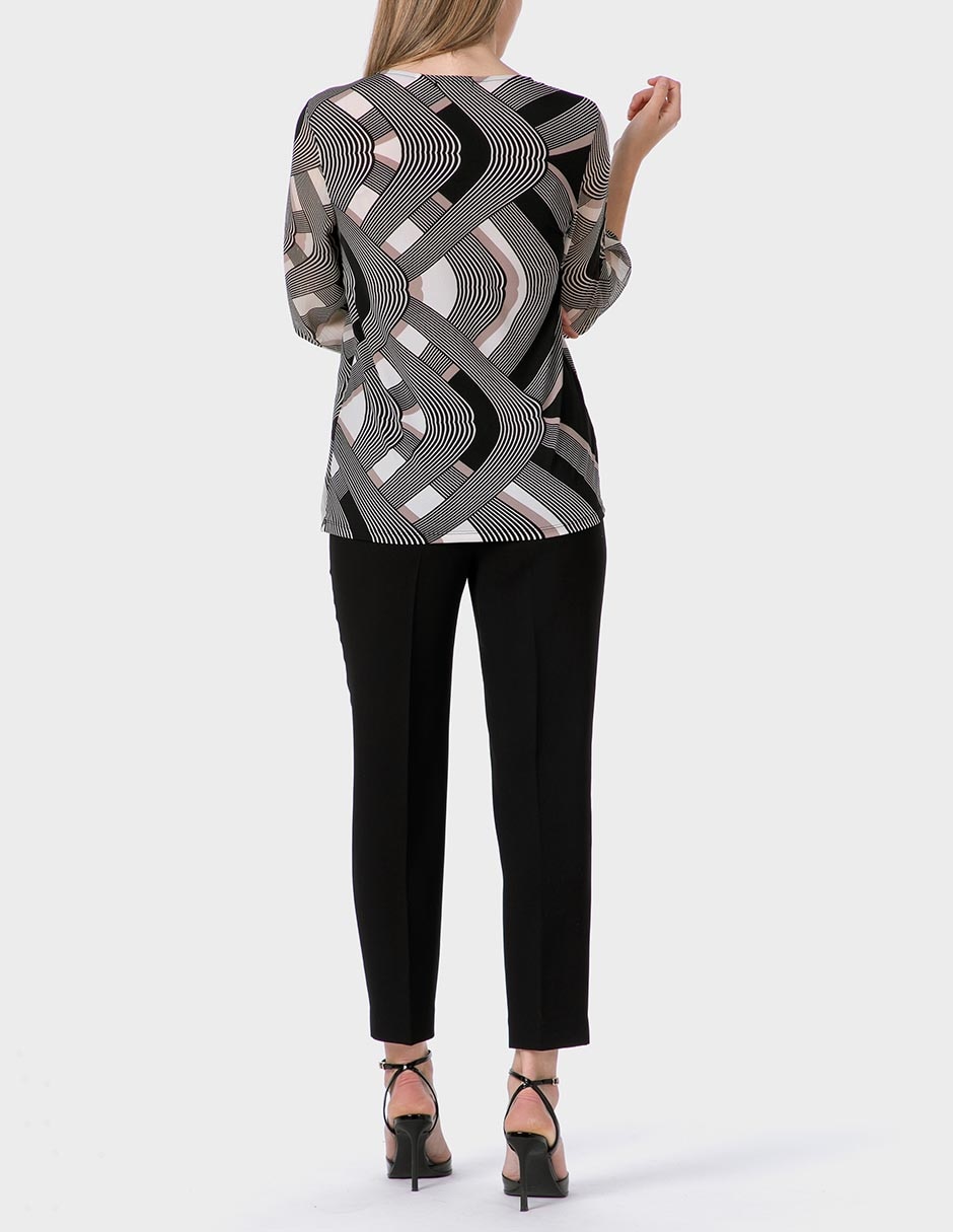Playera manga 3/4 cuello v para mujer 4