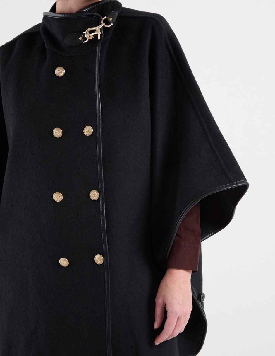 Abrigo asimétrico para mujer 5