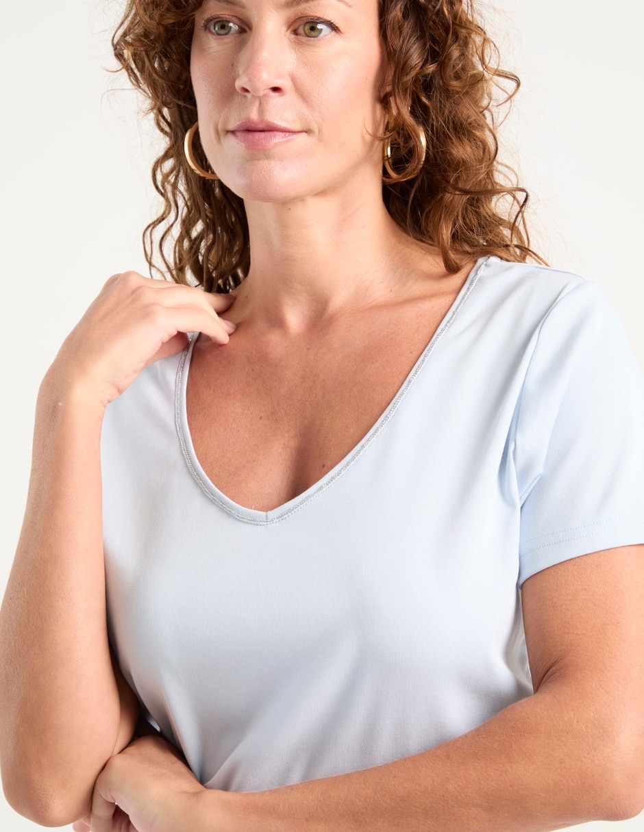 Playera manga corta cuello v mujer 4