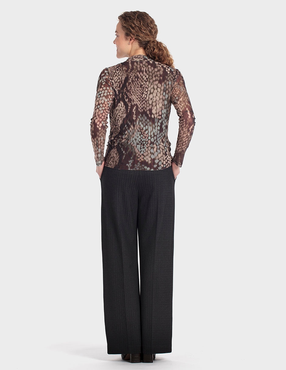 Playera manga larga cuello v para mujer 4